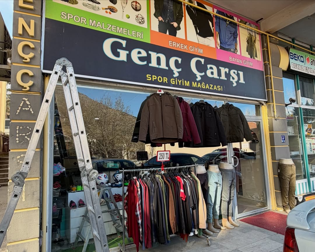 Genç çarşı spor giyim